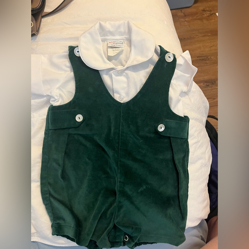 Green velvet holiday outfit